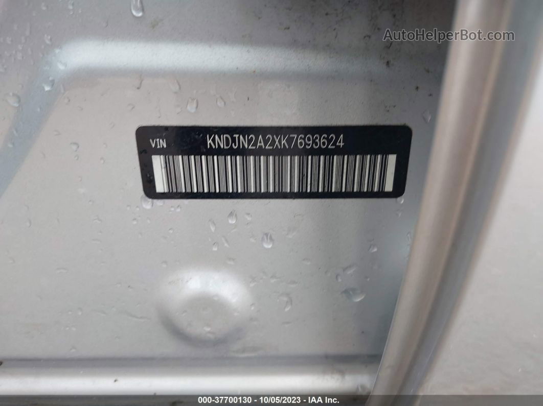 2019 Kia Soul Silver vin: KNDJN2A2XK7693624