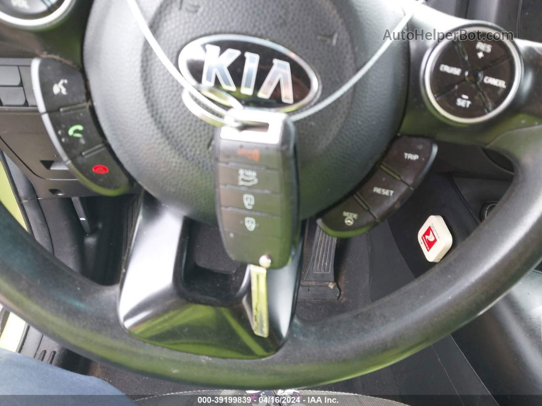 2016 Kia Soul + Green vin: KNDJP3A50G7864267