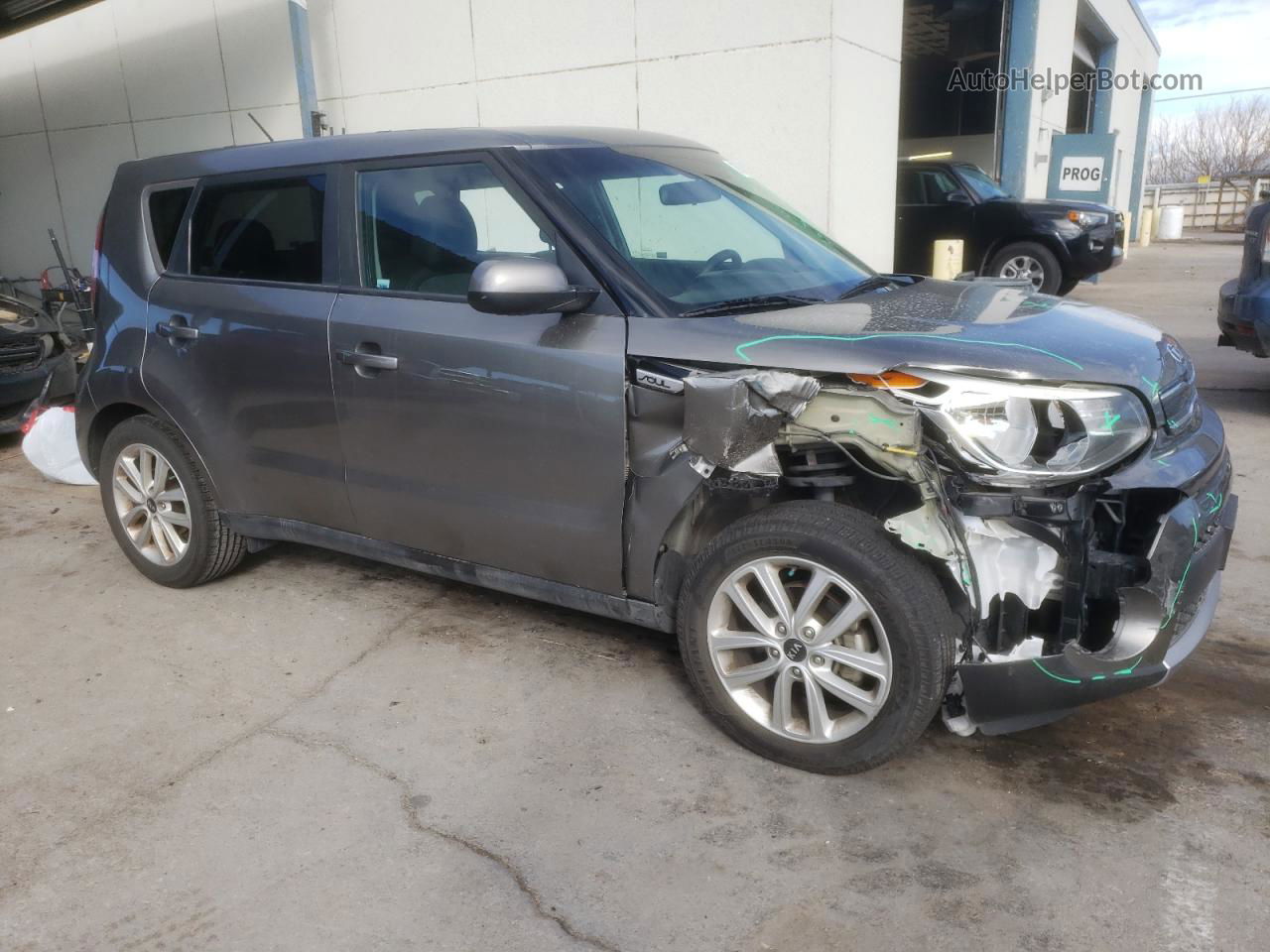 2019 Kia Soul + Gray vin: KNDJP3A51K7676365