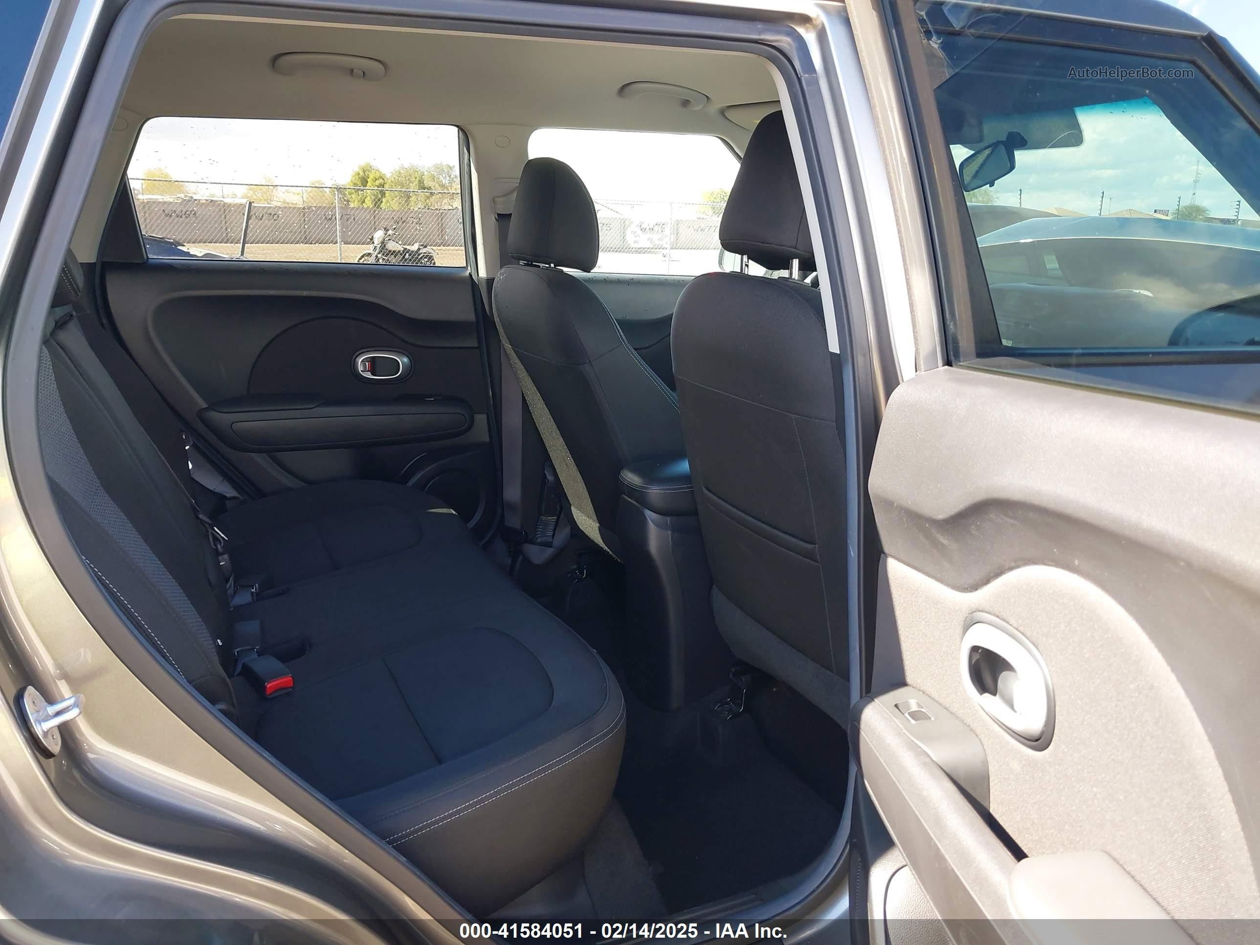 2019 Kia Soul + Gray vin: KNDJP3A52K7007909