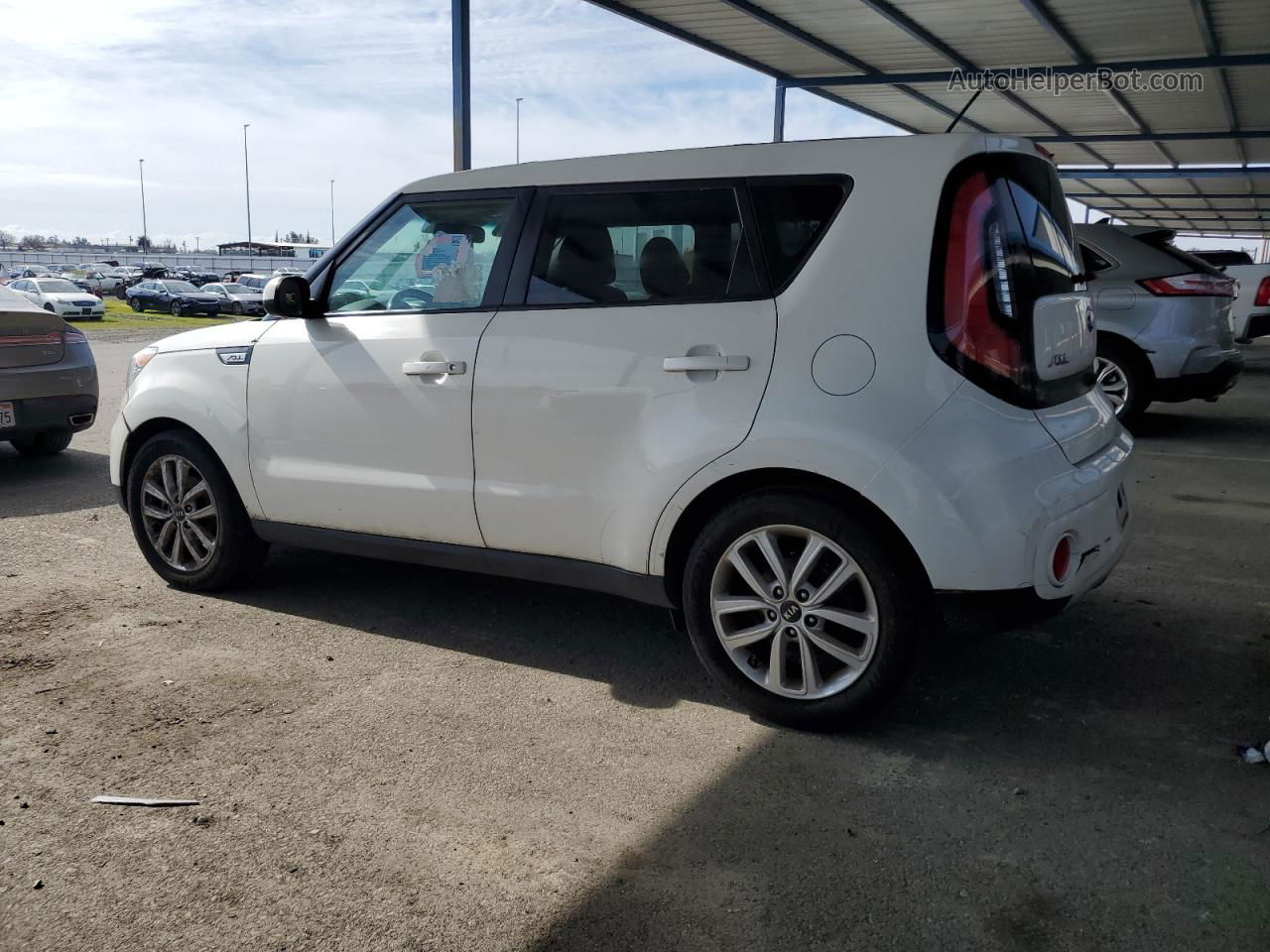 2019 Kia Soul + White vin: KNDJP3A52K7665830