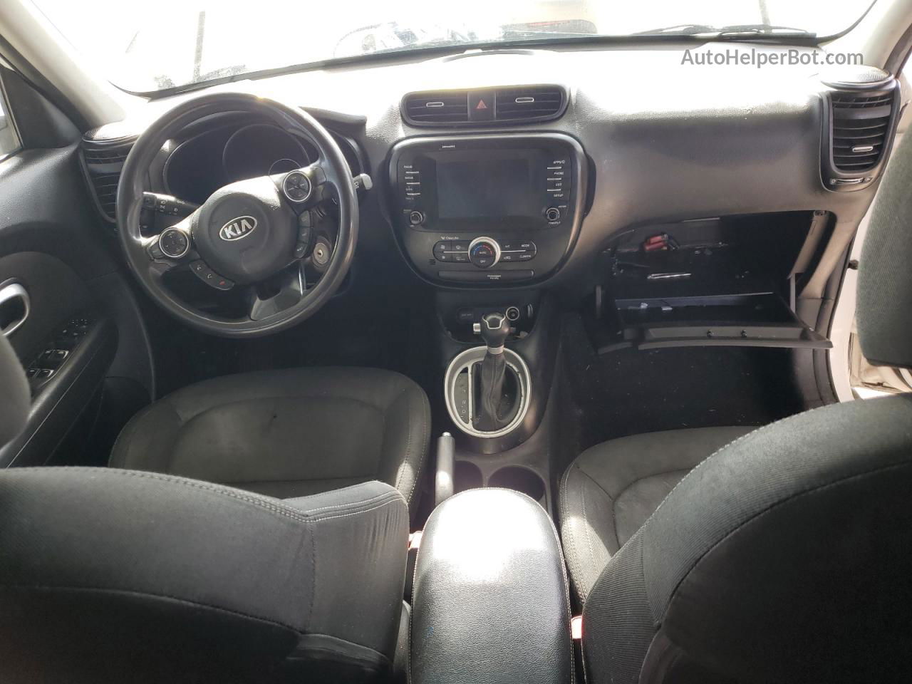 2019 Kia Soul + White vin: KNDJP3A52K7665830