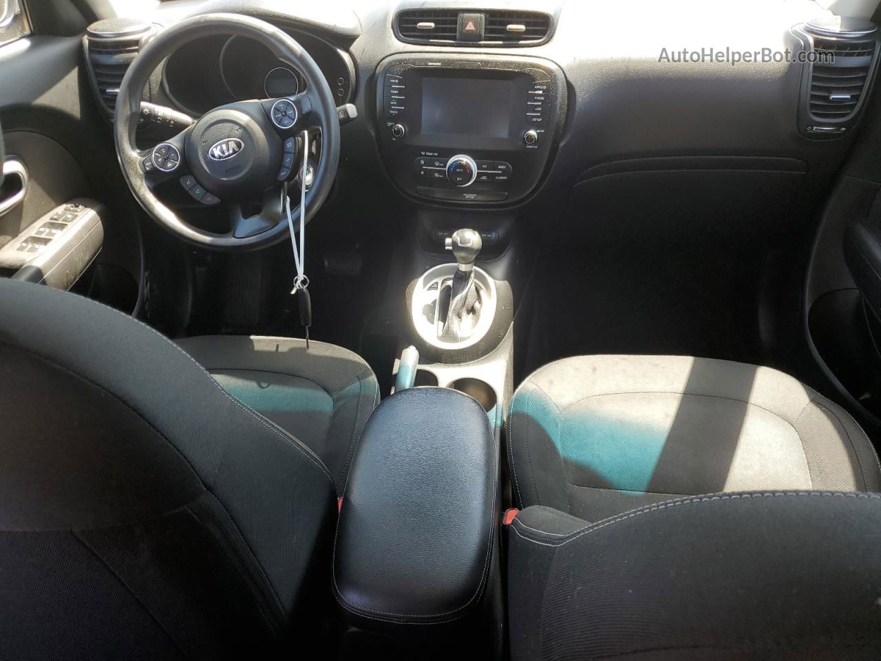 2019 Kia Soul + White vin: KNDJP3A54K7003537