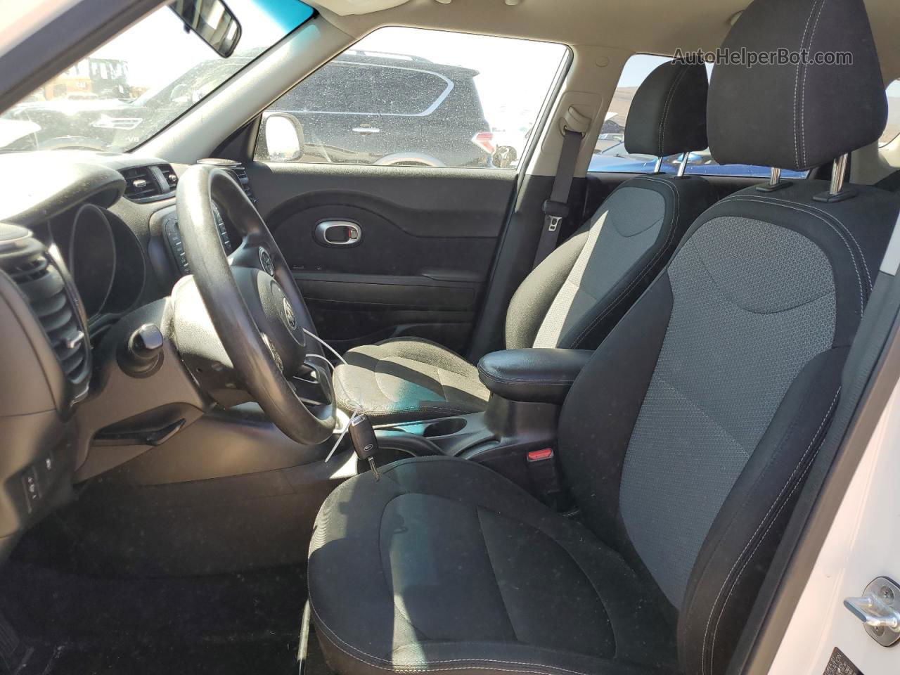 2019 Kia Soul + White vin: KNDJP3A54K7003537