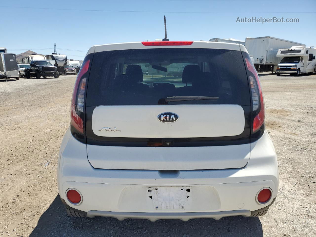 2019 Kia Soul + White vin: KNDJP3A54K7003537