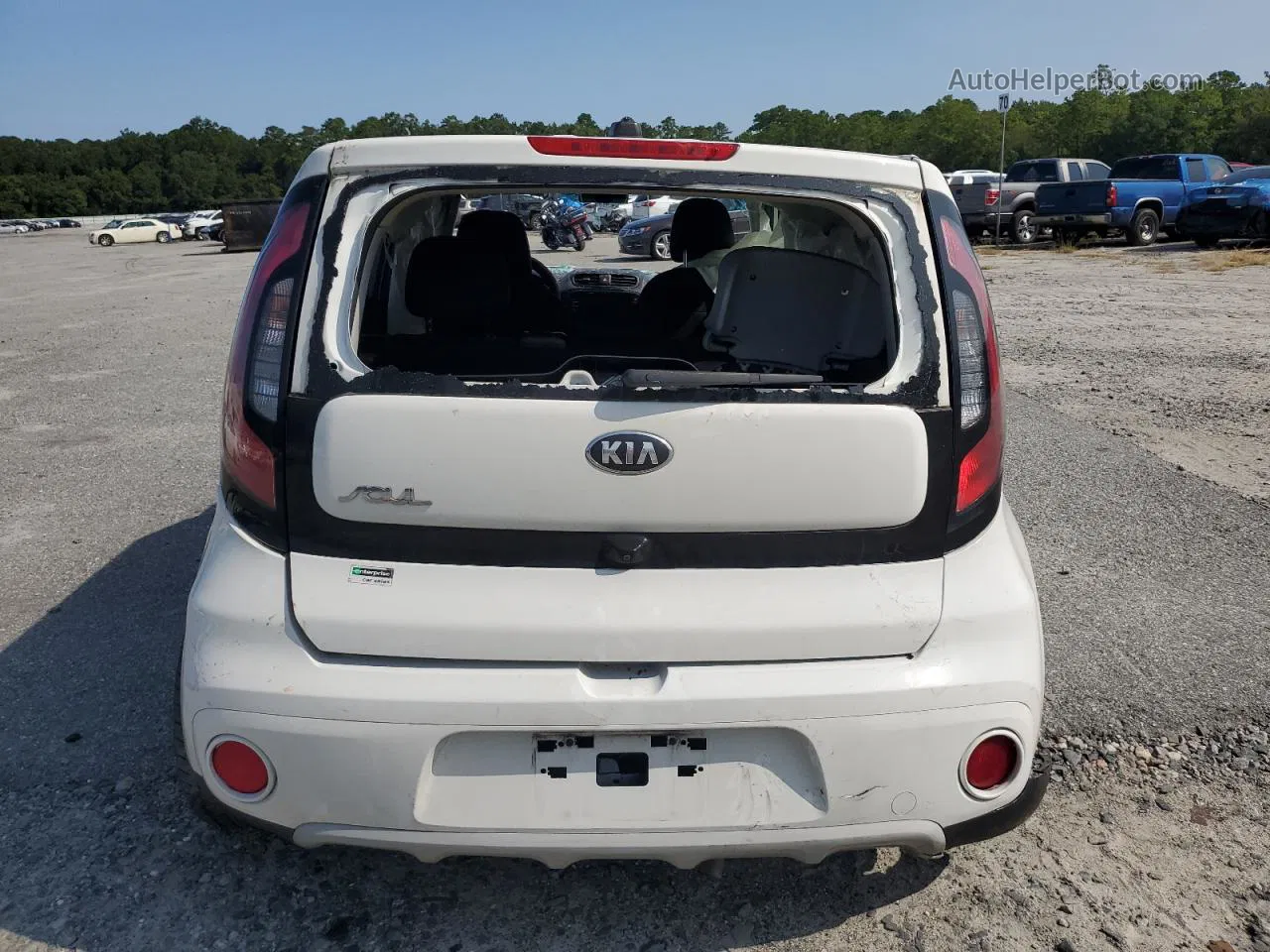 2019 Kia Soul + White vin: KNDJP3A54K7655591