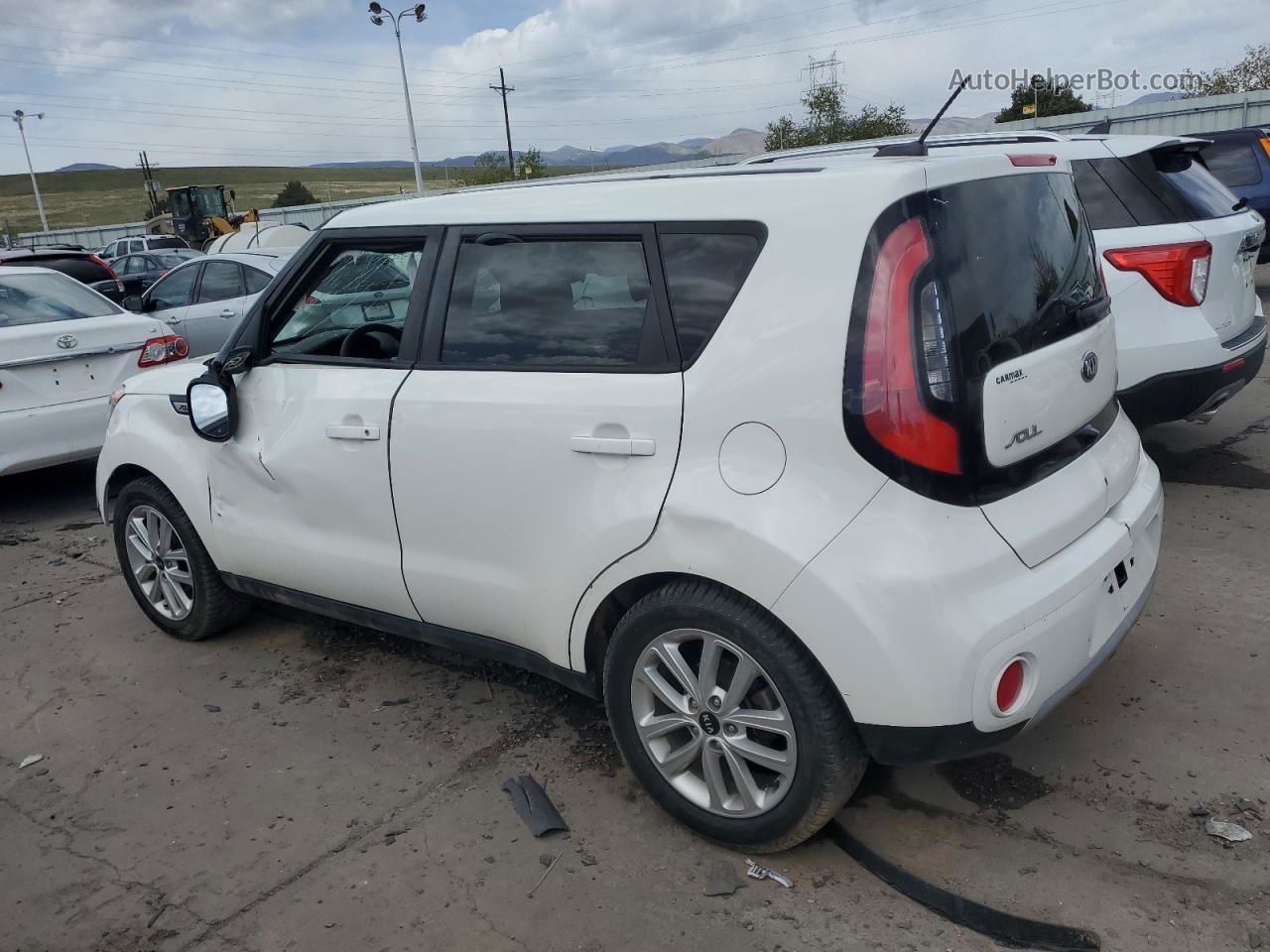 2019 Kia Soul + White vin: KNDJP3A54K7921000