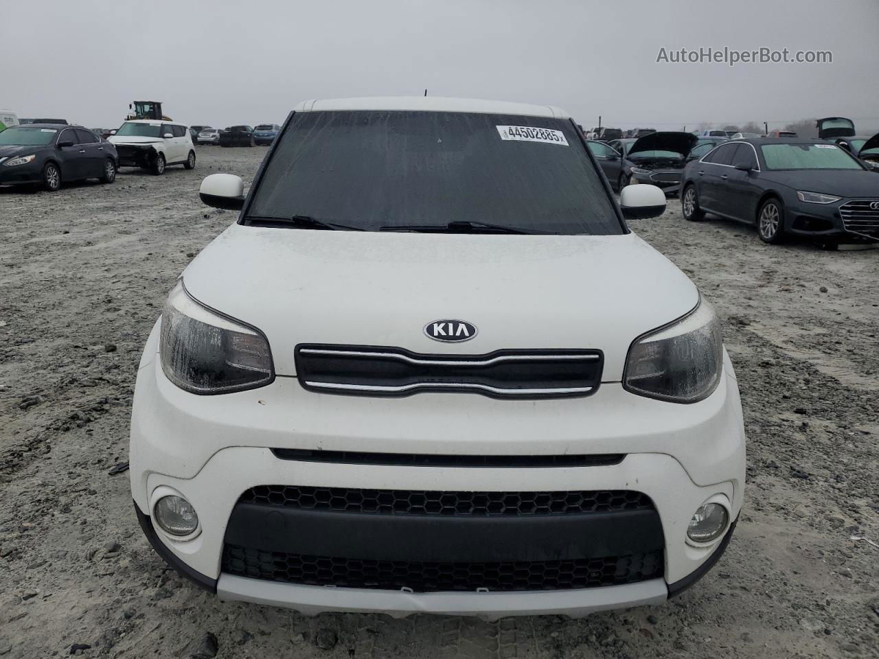 2019 Kia Soul + White vin: KNDJP3A55K7679799