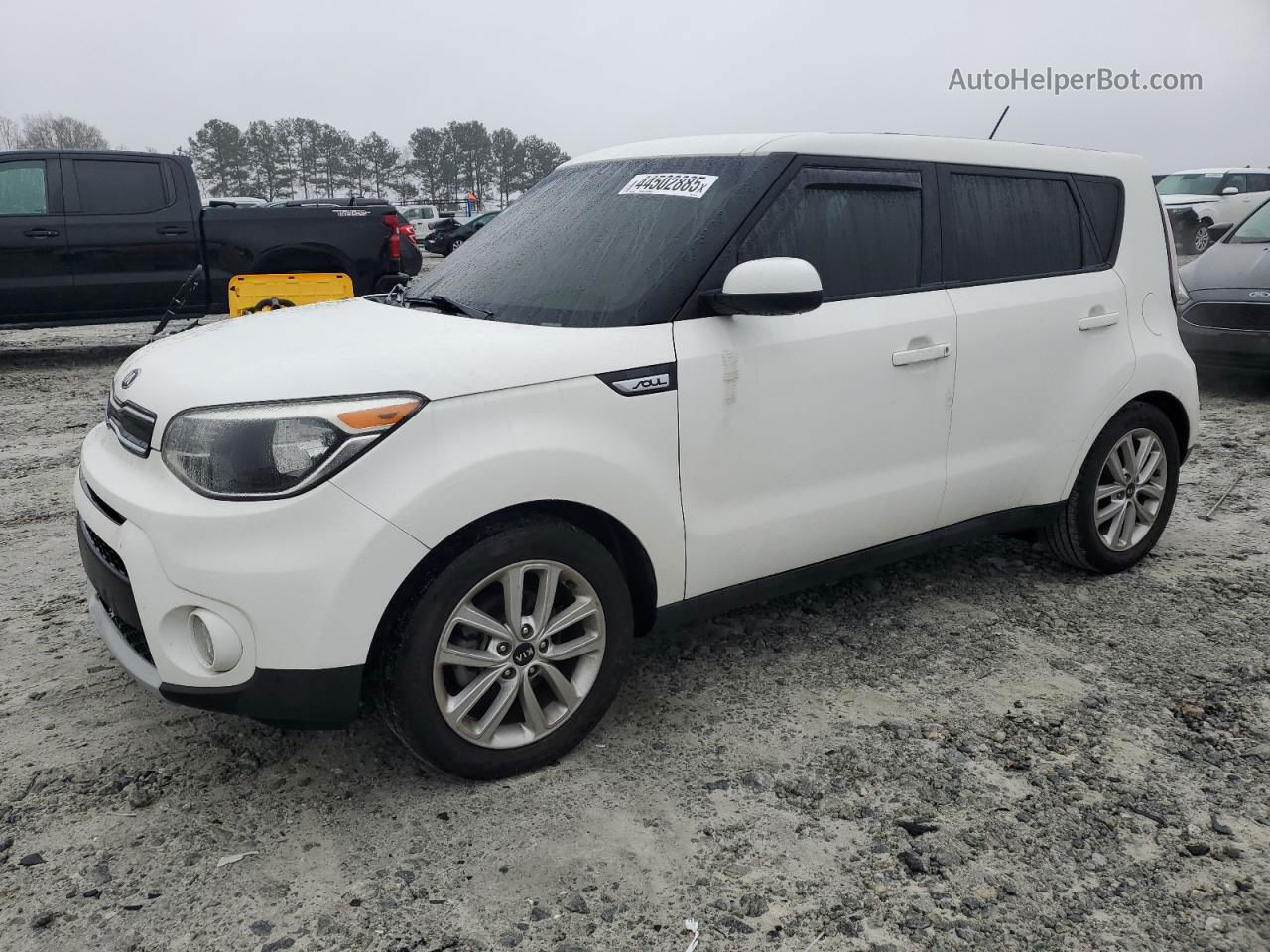 2019 Kia Soul + White vin: KNDJP3A55K7679799