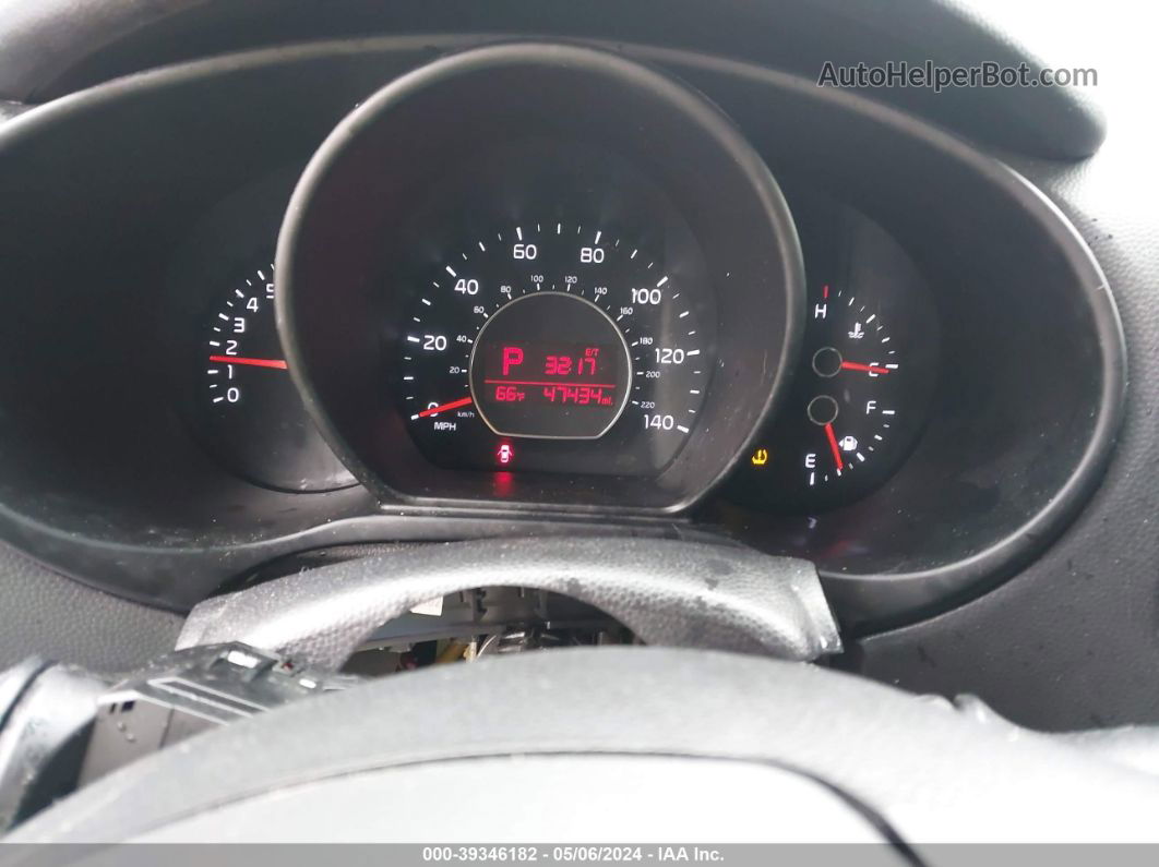 2019 Kia Soul + White vin: KNDJP3A55K7692665