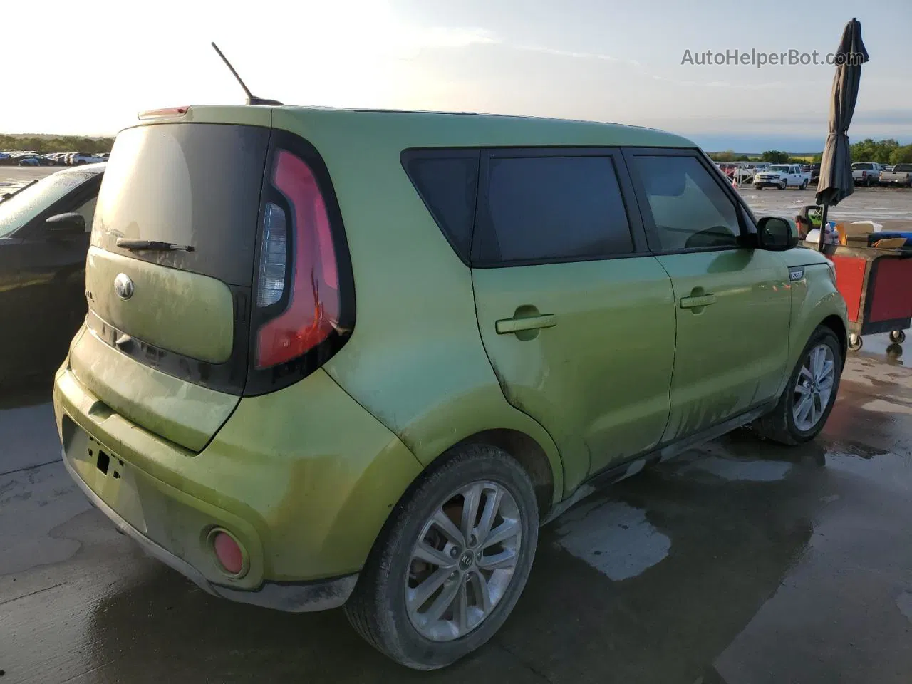 2019 Kia Soul + Green vin: KNDJP3A55K7915786