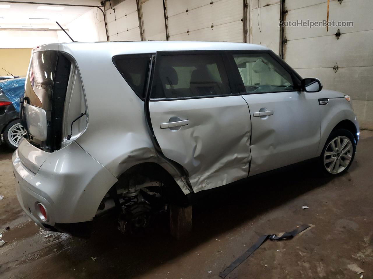 2019 Kia Soul + Серебряный vin: KNDJP3A56K7007296