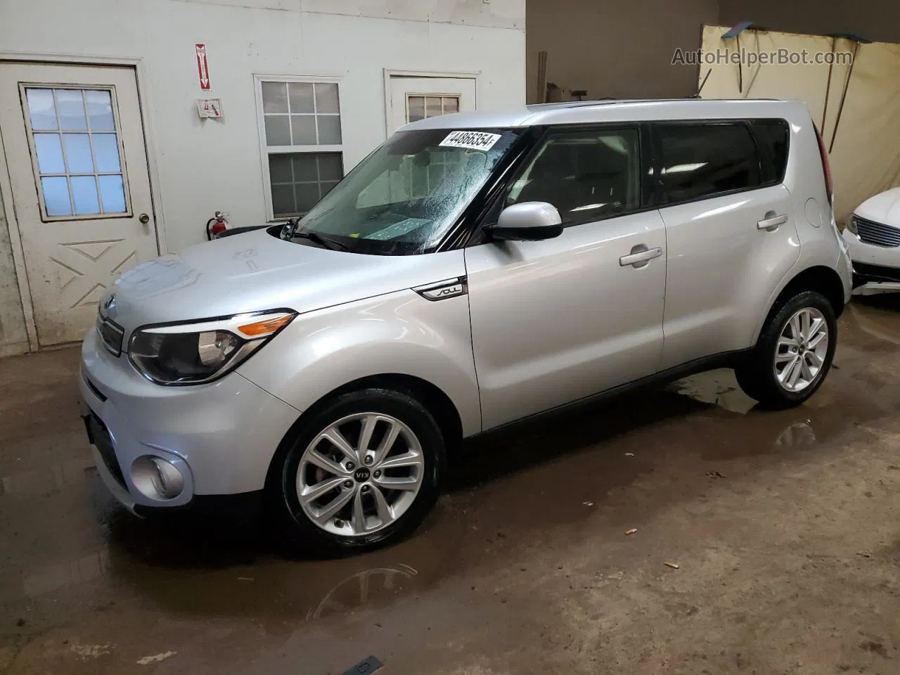 2019 Kia Soul + Серебряный vin: KNDJP3A56K7007296