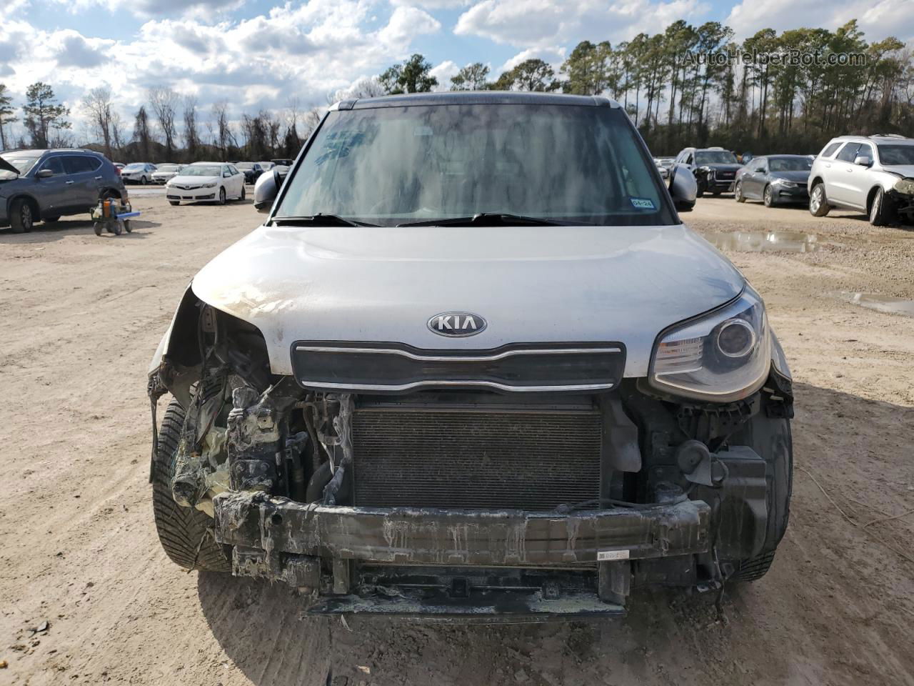 2019 Kia Soul + Серебряный vin: KNDJP3A56K7019139