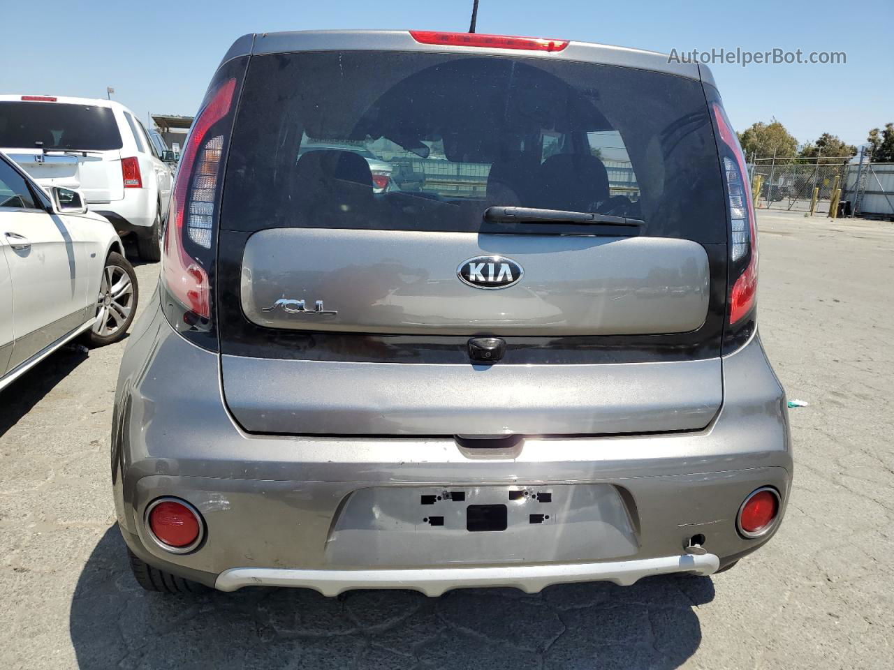 2019 Kia Soul + Gray vin: KNDJP3A56K7656063