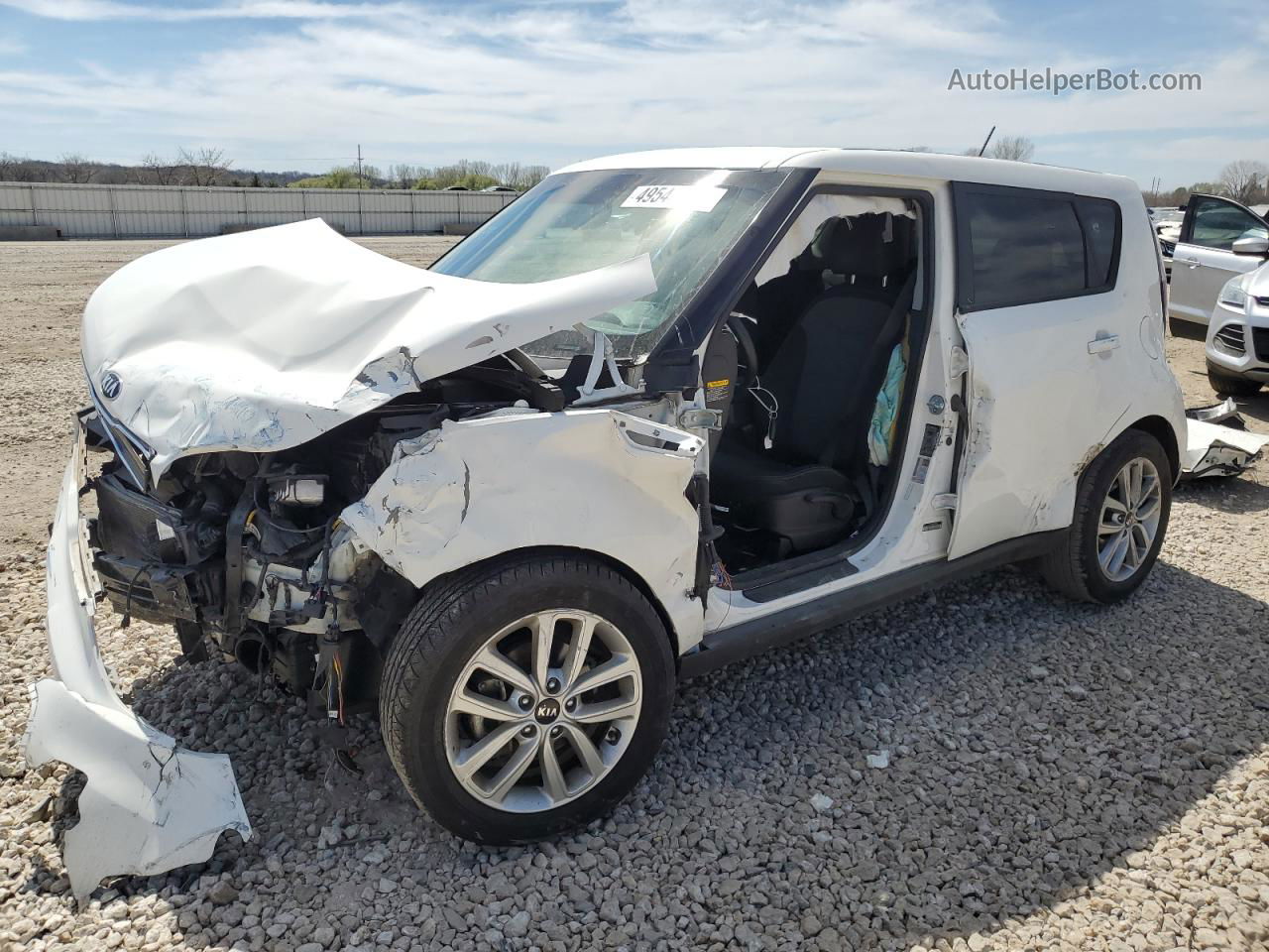 2019 Kia Soul + White vin: KNDJP3A56K7693095