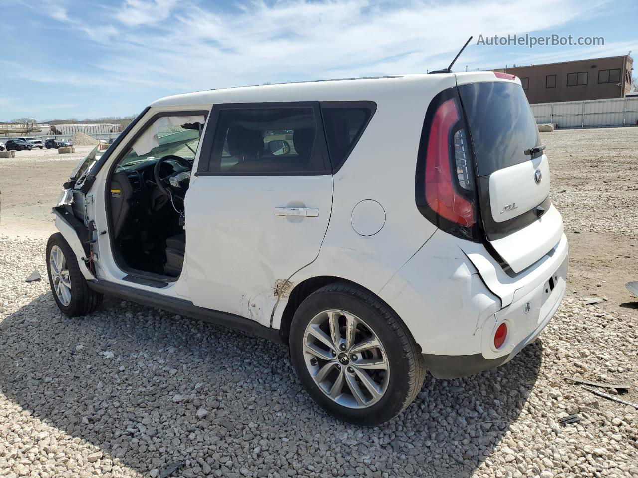 2019 Kia Soul + White vin: KNDJP3A56K7693095