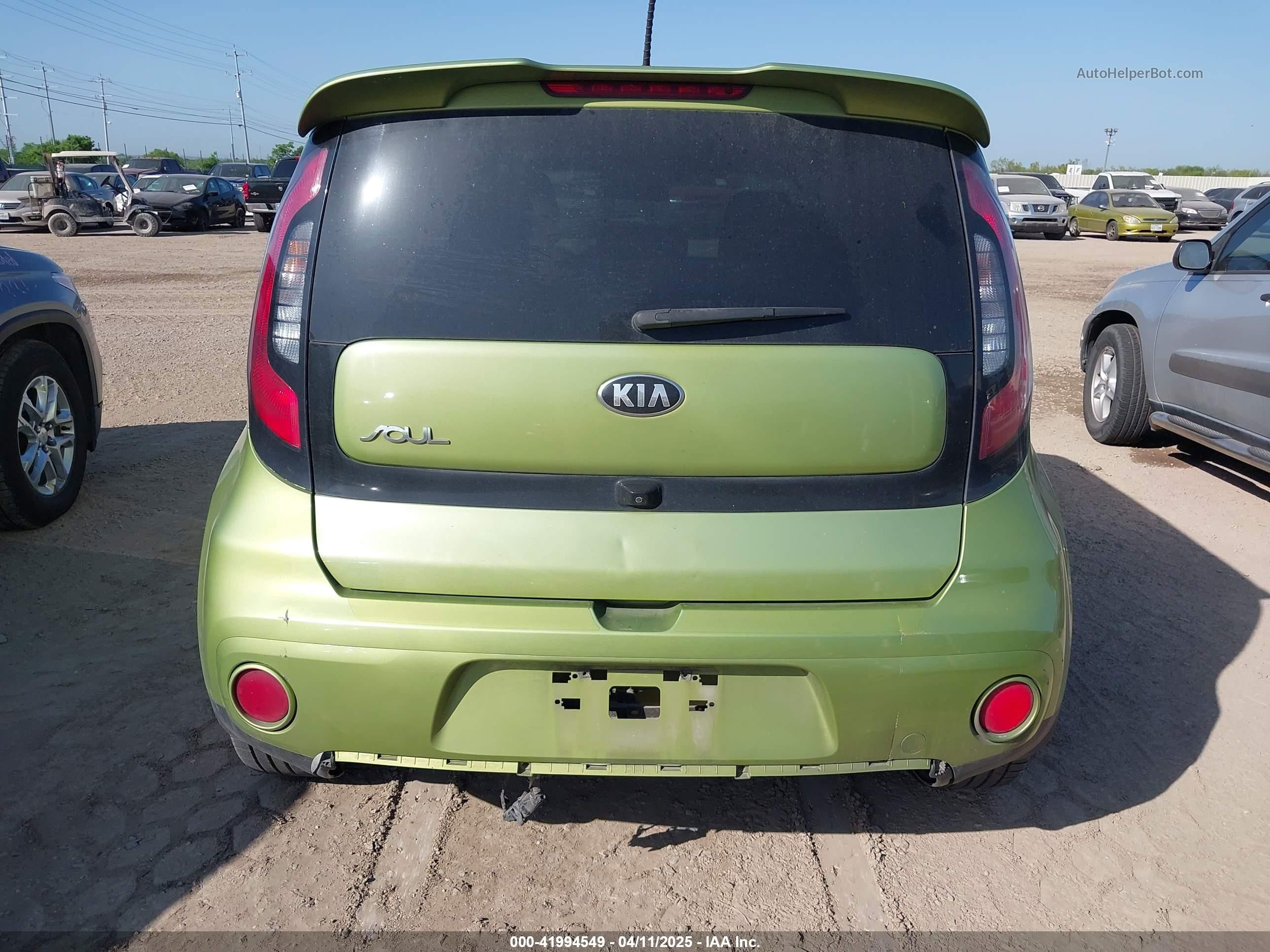 2019 Kia Soul + Green vin: KNDJP3A56K7911035