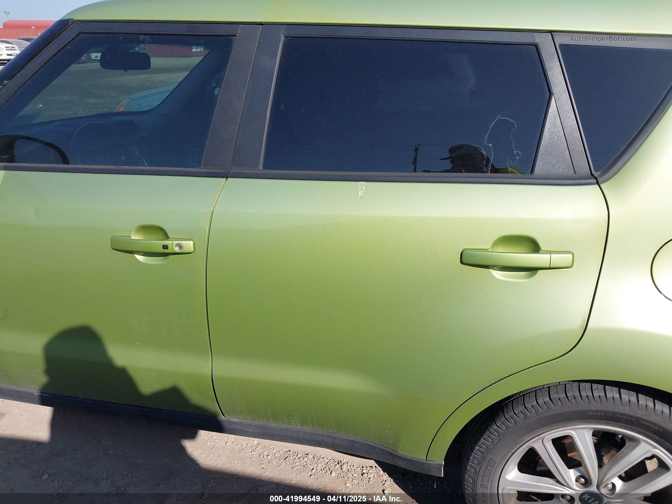 2019 Kia Soul + Green vin: KNDJP3A56K7911035