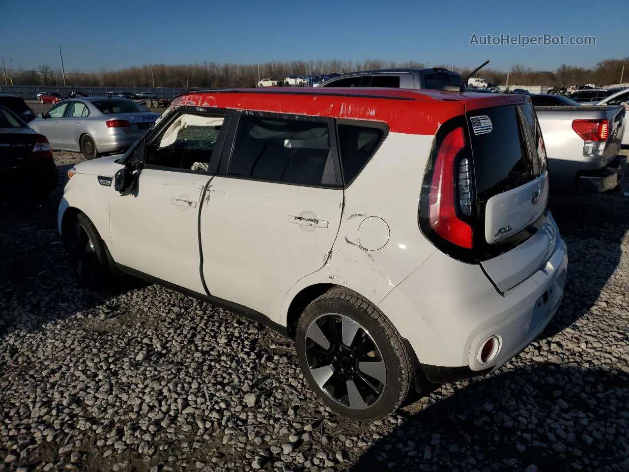 2019 Kia Soul + White vin: KNDJP3A57K7638333