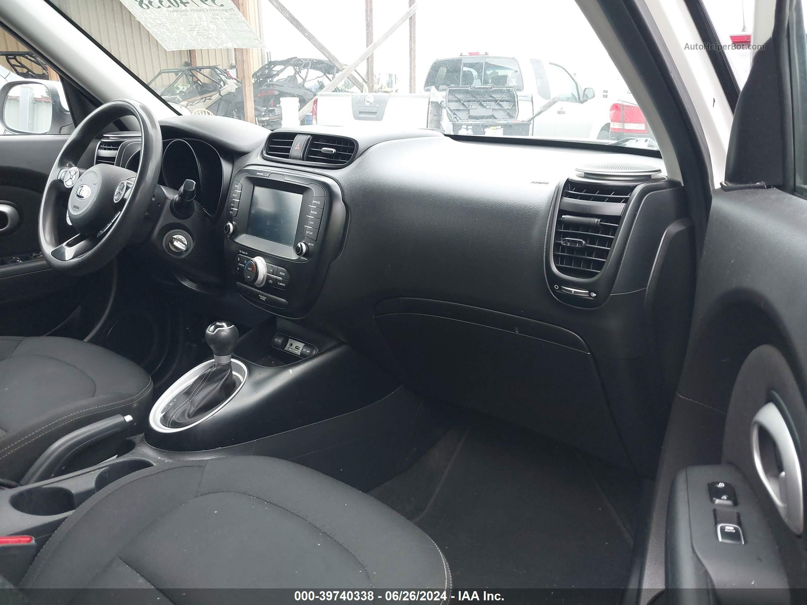 2019 Kia Soul + White vin: KNDJP3A58K7668327