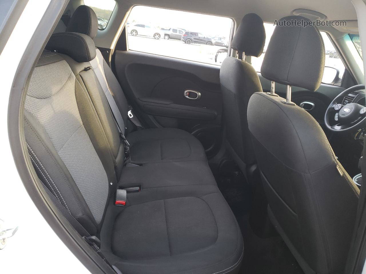 2019 Kia Soul + White vin: KNDJP3A58K7677559