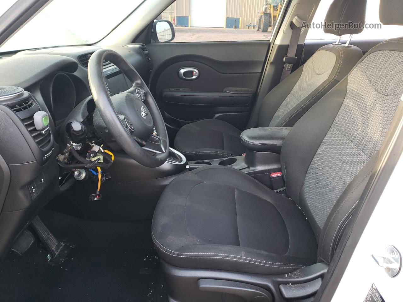2019 Kia Soul + White vin: KNDJP3A58K7677559