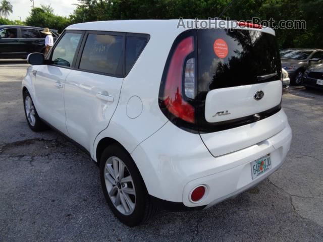 2019 Kia Soul + White vin: KNDJP3A59K7920571