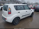 2010 Kia Soul   White vin: KNDJT2A10A7028095