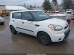 2010 Kia Soul   White vin: KNDJT2A10A7028095