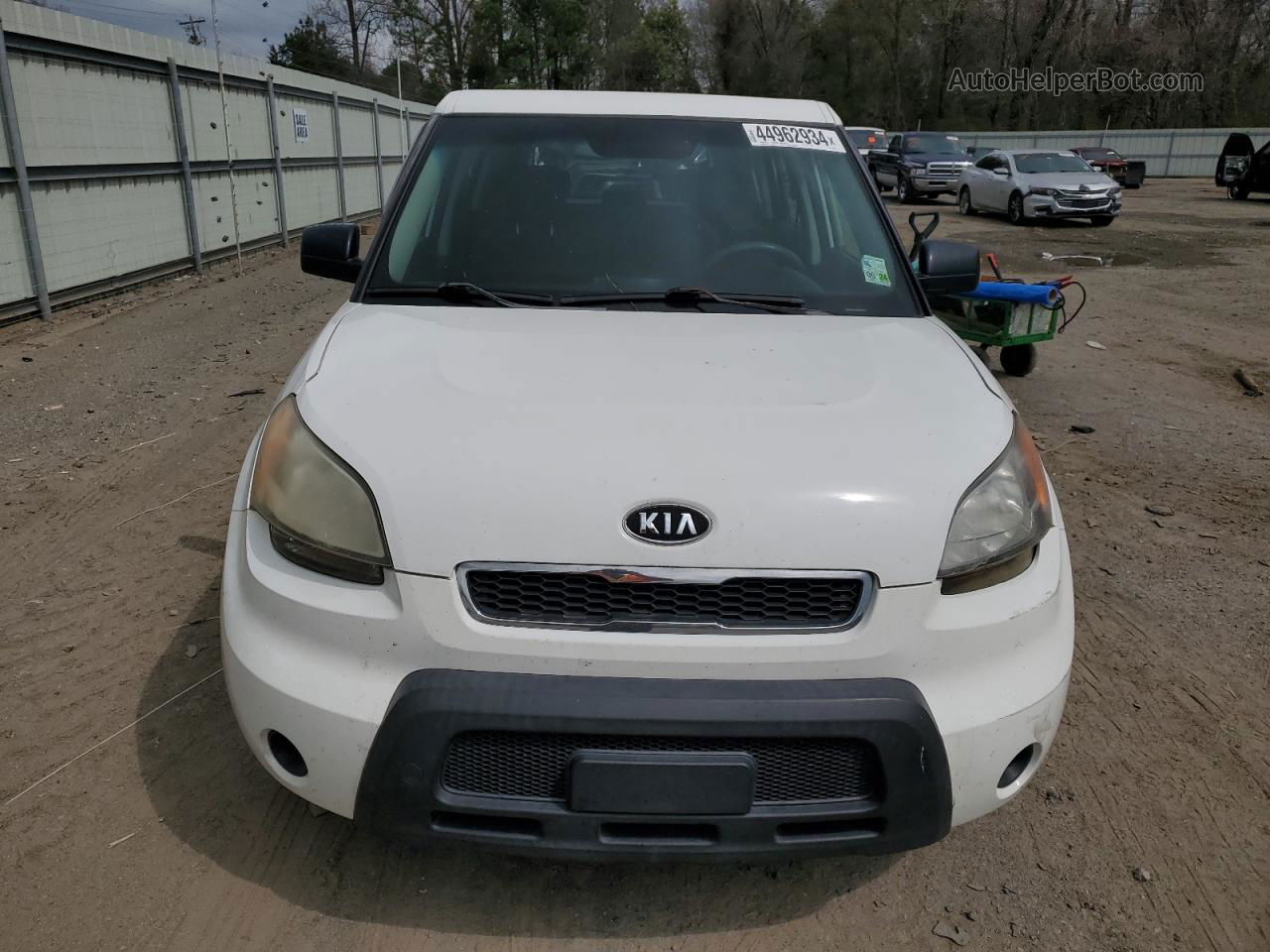 2010 Kia Soul  White vin: KNDJT2A11A7030325