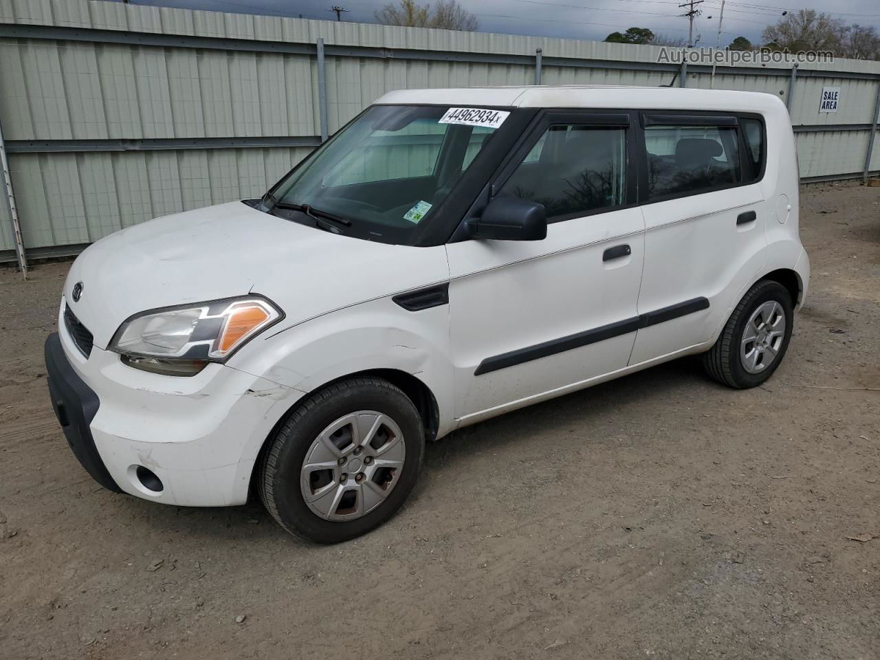 2010 Kia Soul  White vin: KNDJT2A11A7030325