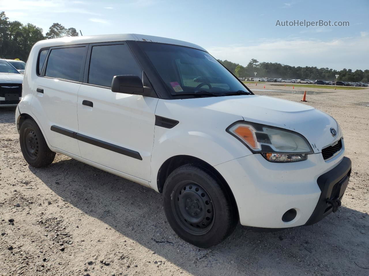 2010 Kia Soul  White vin: KNDJT2A14A7167663