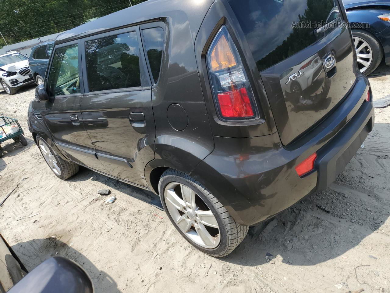 2010 Kia Soul + Black vin: KNDJT2A20A7034374