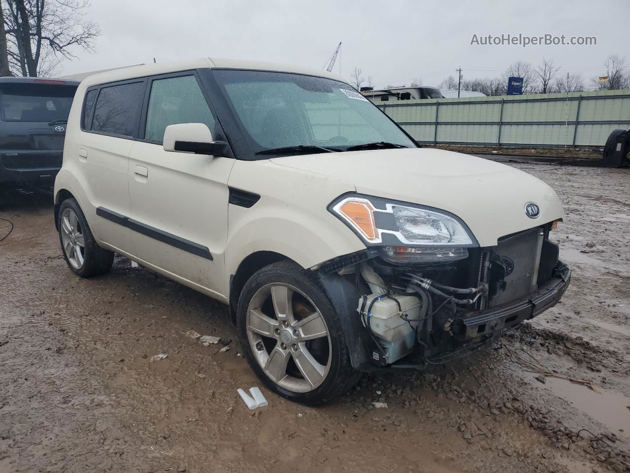 2010 Kia Soul + White vin: KNDJT2A20A7049537