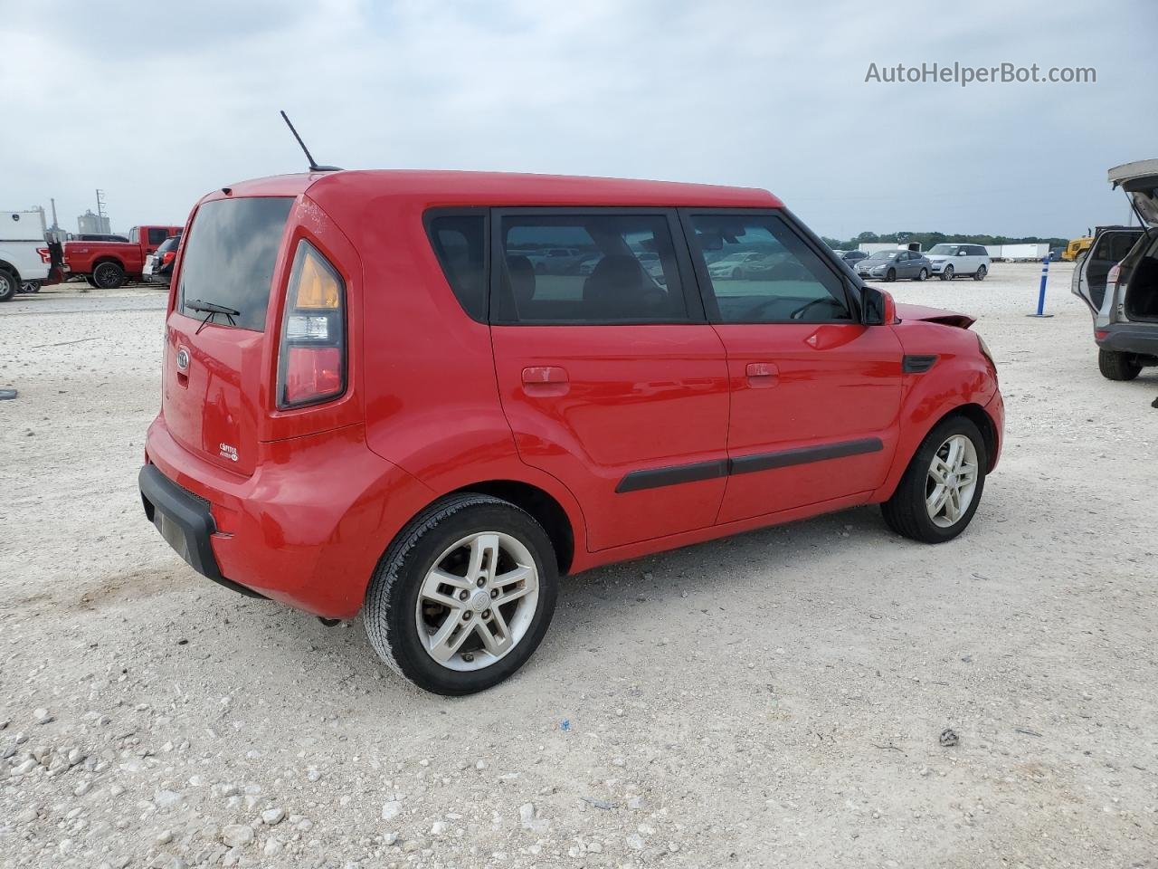 2010 Kia Soul + Red vin: KNDJT2A20A7052292