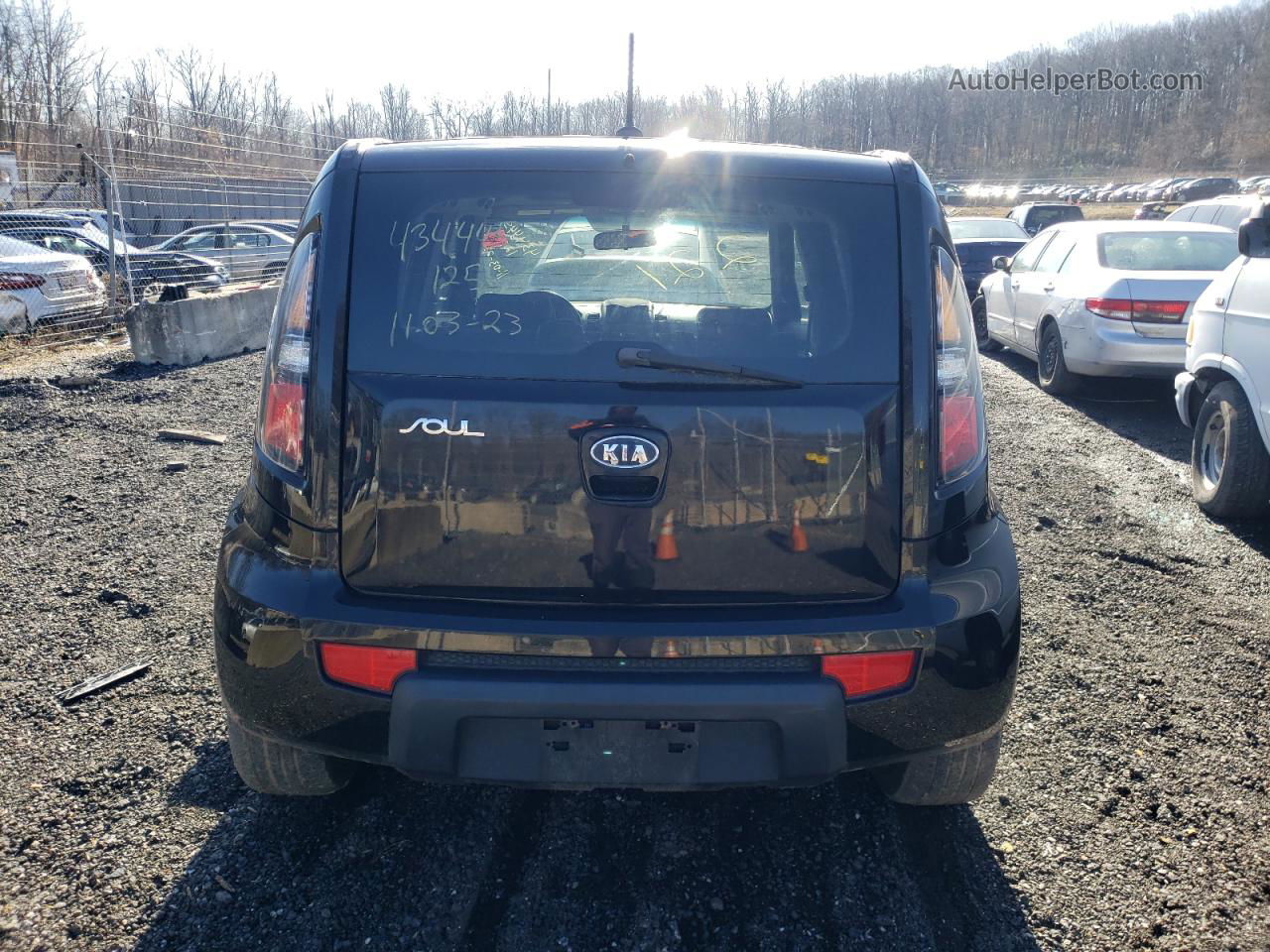 2010 Kia Soul + Black vin: KNDJT2A20A7079184