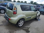 2010 Kia Soul + Green vin: KNDJT2A20A7103631