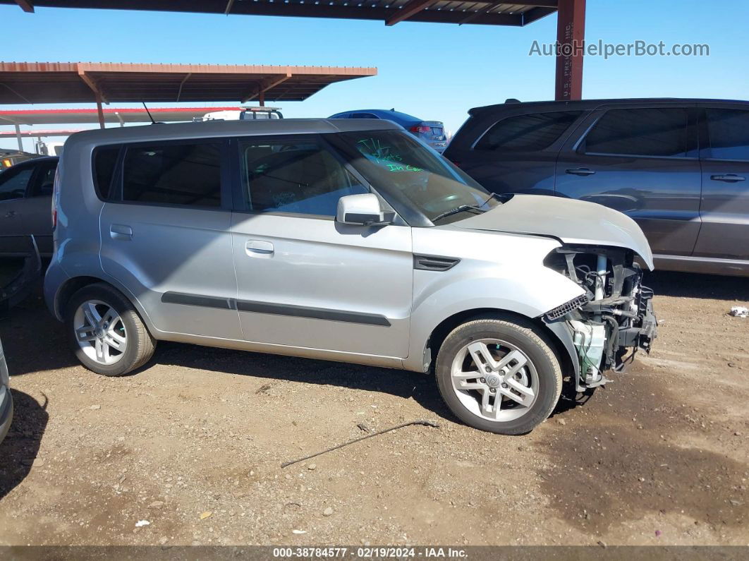 2010 Kia Soul + Серебряный vin: KNDJT2A20A7107534