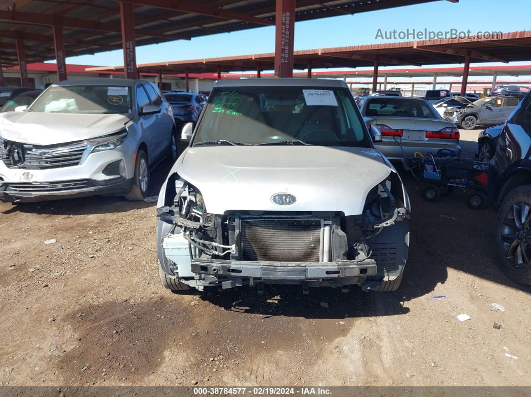 2010 Kia Soul + Silver vin: KNDJT2A20A7107534