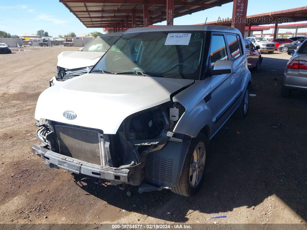 2010 Kia Soul + Silver vin: KNDJT2A20A7107534