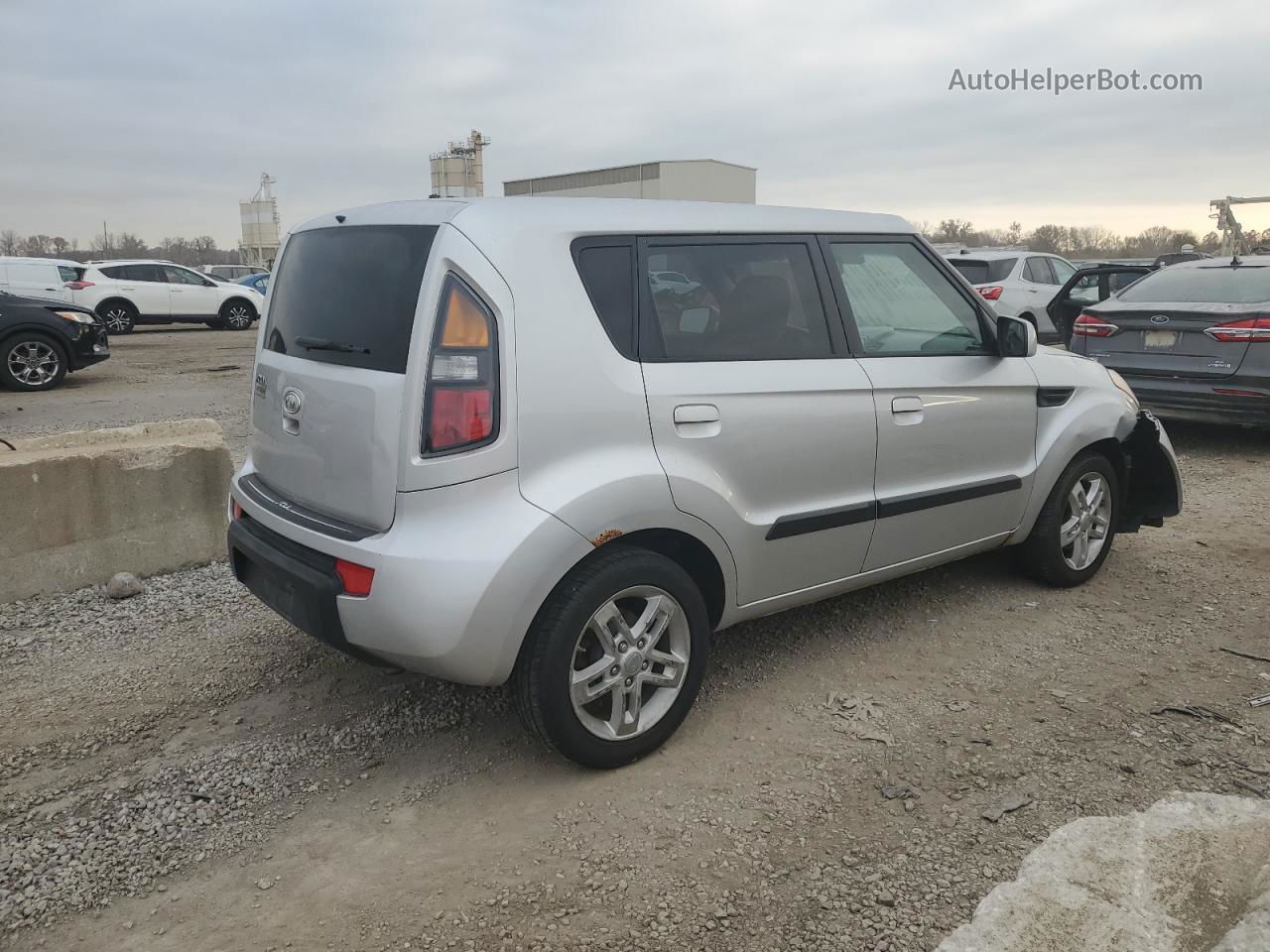 2010 Kia Soul + Silver vin: KNDJT2A20A7109218