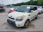 2010 Kia Soul ! White vin: KNDJT2A20A7125516