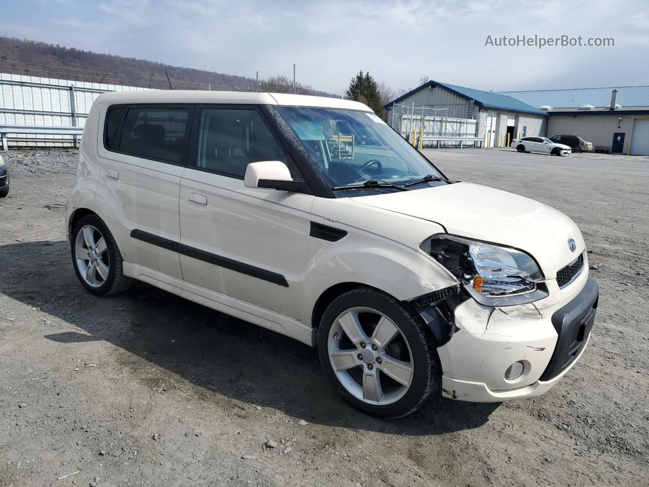 2010 Kia Soul + White vin: KNDJT2A20A7178751