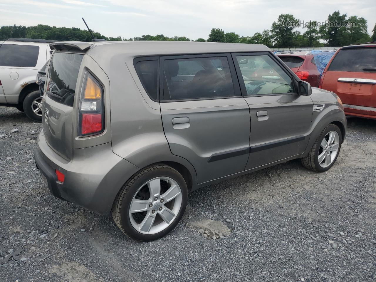 2010 Kia Soul + Silver vin: KNDJT2A20A7191628