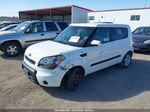 2010 Kia Soul + White vin: KNDJT2A20A7702609