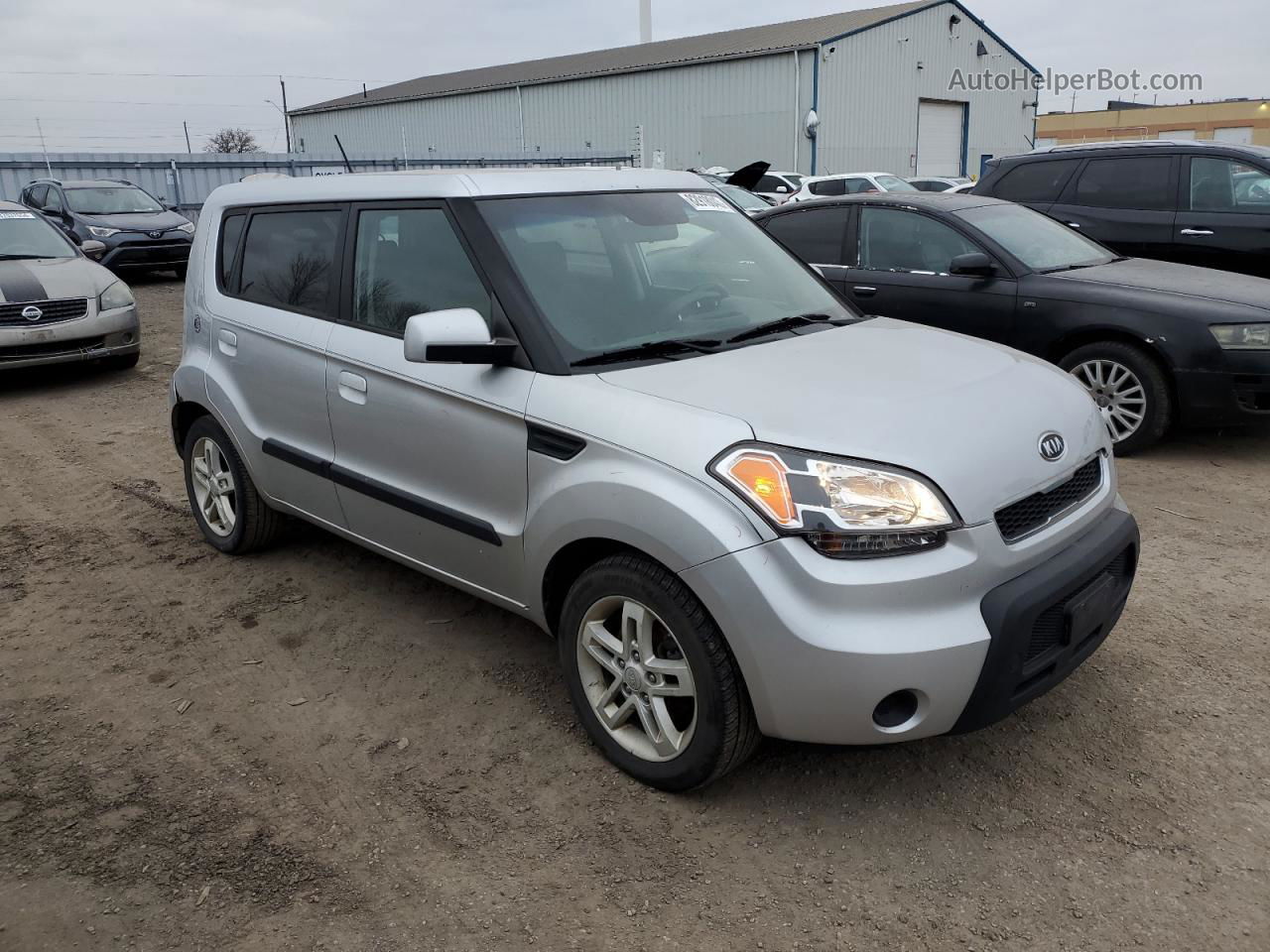 2010 Kia Soul + Silver vin: KNDJT2A21A7033167