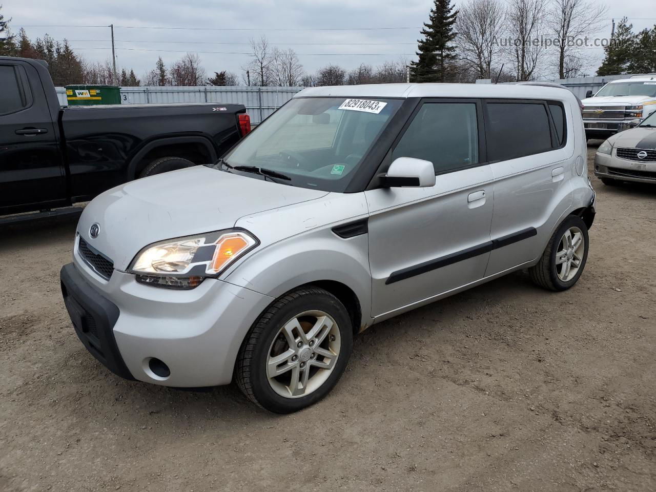 2010 Kia Soul + Silver vin: KNDJT2A21A7033167