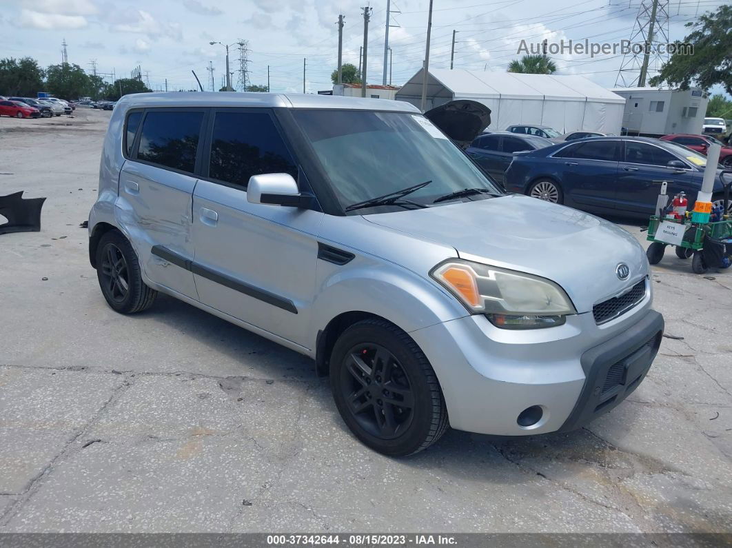 2010 Kia Soul + Silver vin: KNDJT2A21A7042581