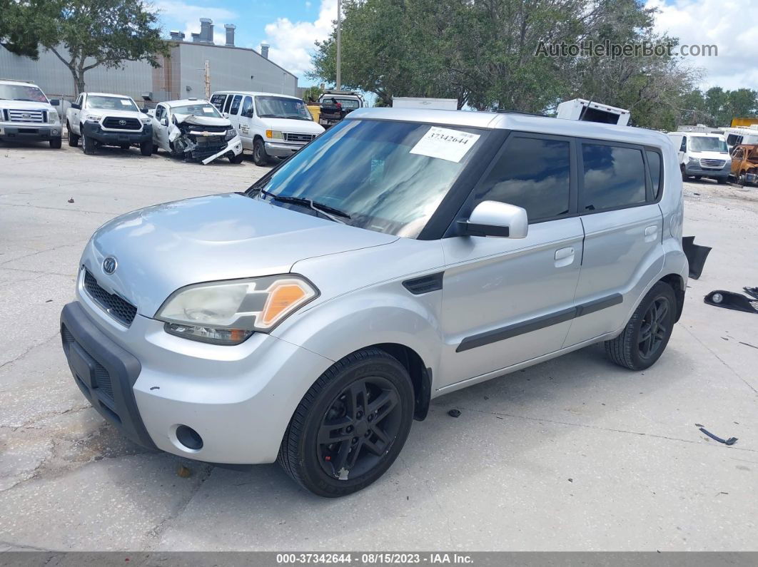 2010 Kia Soul + Silver vin: KNDJT2A21A7042581